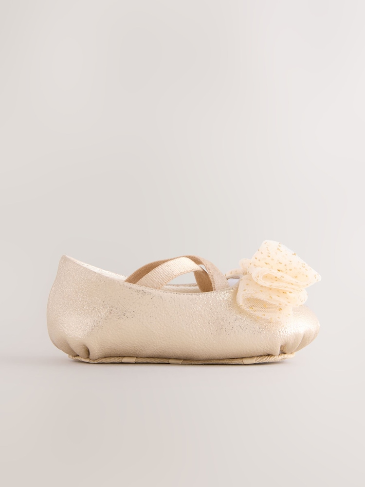 Gold - Baby-Schuhe für besondere Anlässe mit Schleife (0–18 Monate) - Bild 2 von 5 Gold - Baby-Schuhe für besondere Anlässe mit Schleife (0–18 Monate) - Bild 2 von 5