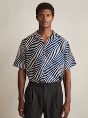 Reiss Navy/ Off White Carbello Wave-Print Cuban-Collar Shirt - Image 3 of 6