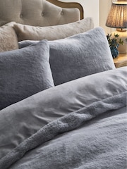 Pale Blue Plush Faux Fur Duvet Cover and Pillowcase Set - Image 3 of 5