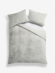 Silver Plush Faux Fur Duvet Cover and Pillowcase Set - Image 4 of 5