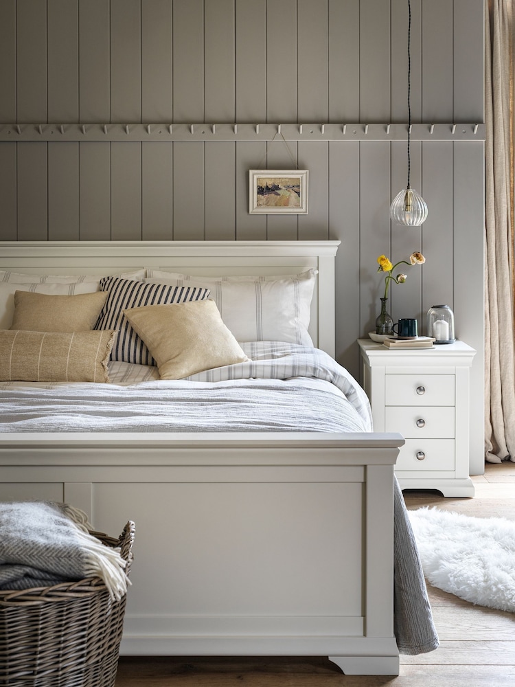 Cotswold Company White Chantilly Bed - Image 1 of 5
