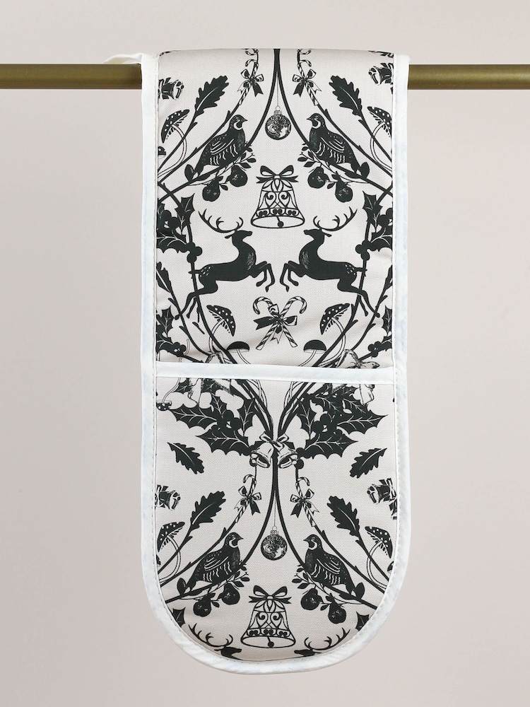 Avalon Home Green Forest Stag Oven Gloves - Image 2 of 5