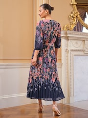 Love & Roses Printed Crew Neck Pleated 3/4 Sleeves Midi Dress - Image 4 de 4