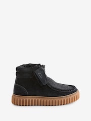 Schwarz - Clarks Tor Hill Hohe Stiefel aus Wildleder für ältere Kinder - Bild 1 von 7