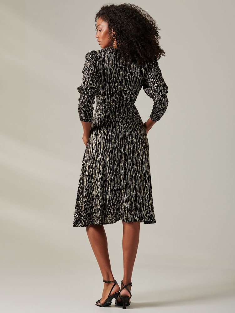 Negro - Jolie Moi Layla Long Sleeve Metallic Wrap Dress - Imagen 2 de 6 Negro - Jolie Moi Layla Long Sleeve Metallic Wrap Dress - Imagen 2 de 6