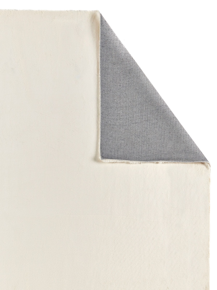 Origin Rug Collection. Cream Washable Faux Fur Rug - Image 6 of 6