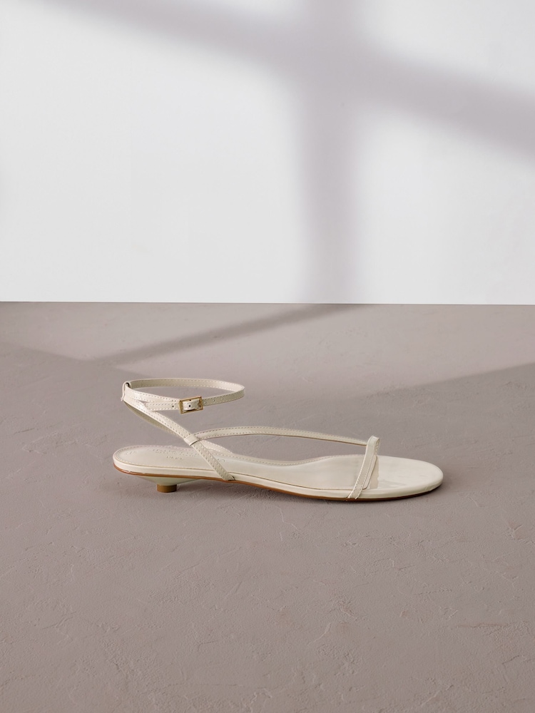 Bone White Leather Signature Strappy Toe Thong Sandals - Image 2 of 7