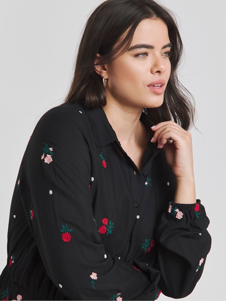 Simply Be – Hemdkleid mit besticktem Floralmuster am Kragen - Bild 4 von 4