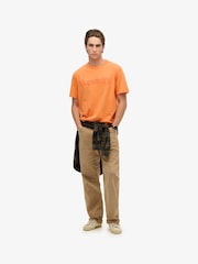 Orange - Superdry Core Logo City Loose Fit T-Shirt - Bild 2 von 4