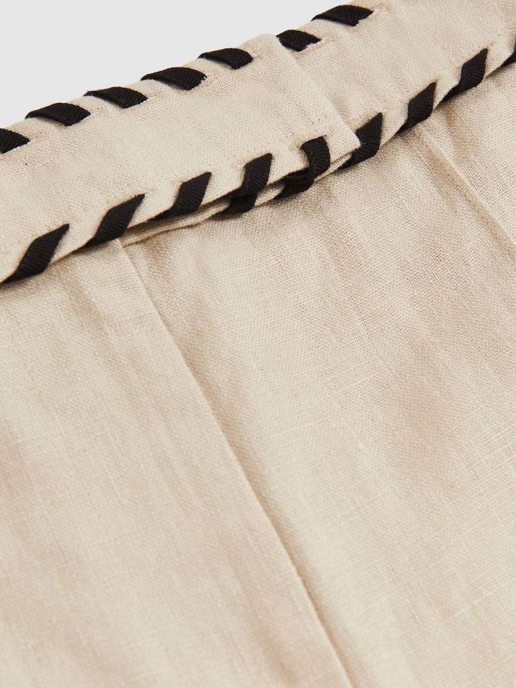 Neutrale Farbe - Reiss – Fawn – Shorts aus Leinen mit Überwendlingsstich - Bild 6 von 6 Neutrale Farbe - Reiss – Fawn – Shorts aus Leinen mit Überwendlingsstich - Bild 6 von 6