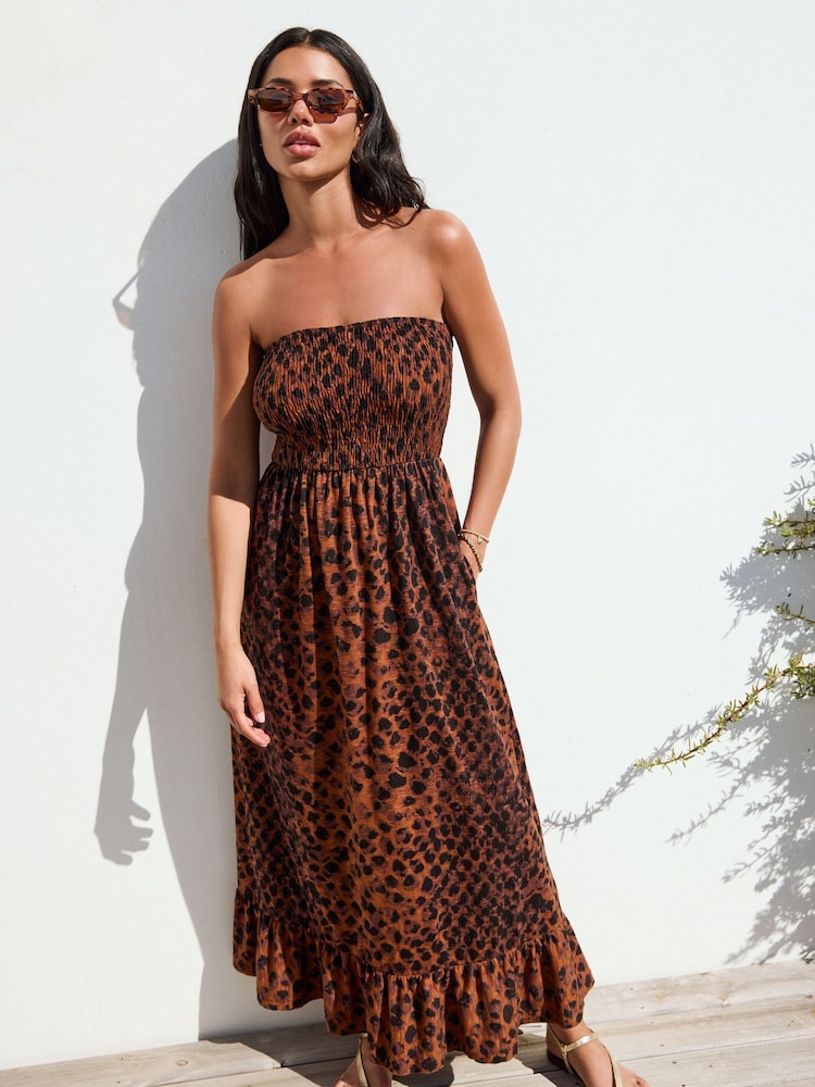 Animal marrón - Vestido a media pierna de verano con volantes y estampado de palabra de honor - Imagen 1 de 5