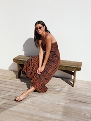 Animal marrón - Vestido a media pierna de verano con volantes y estampado de palabra de honor - Imagen 3 de 5