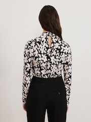 Phase Eight Black/white Mollie Abstract Printed Top - Image 2 of 7