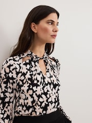 Phase Eight Black/white Mollie Abstract Printed Top - Image 5 of 7