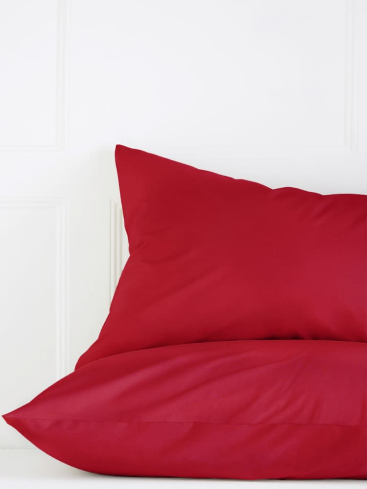 Set of 2 Red Cotton Rich Pillowcases - Image 3 of 3 Set of 2 Red Cotton Rich Pillowcases - Image 3 of 3
