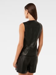 Forever New Kim Oberteil aus veganem Leder mit Knopfleiste vorne - Bild 2 von 5