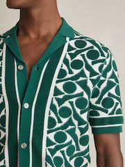 Grün/Weiß - Reiss Edmonds Abstract Pattern Towelling Shirt - Image 3 of 5