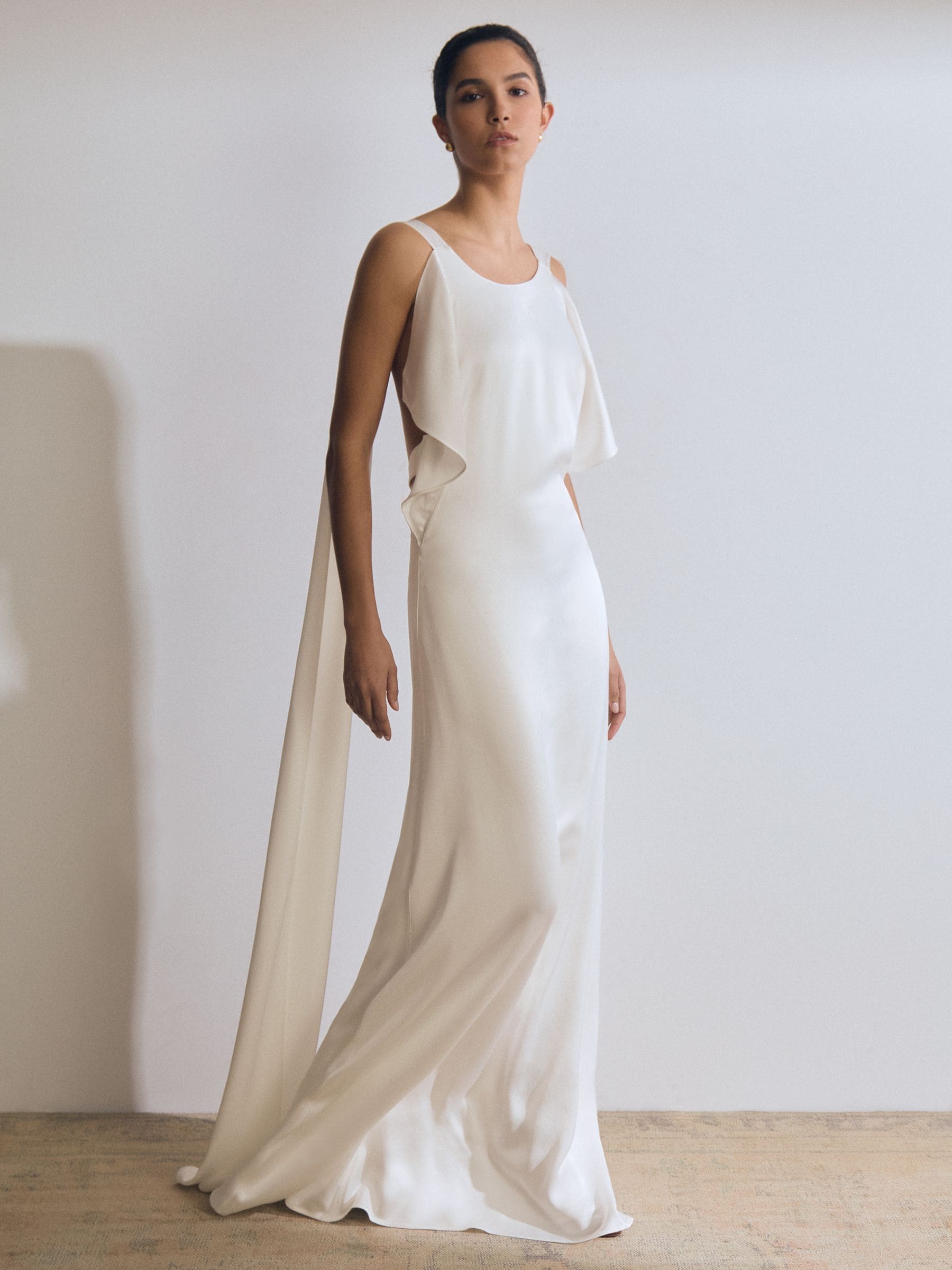 【海外限定】REISSワンピース☆Reiss x Atelier Brackley Draped Buy Reiss White Brackley Atelier Duchess Satin Maxi Dress