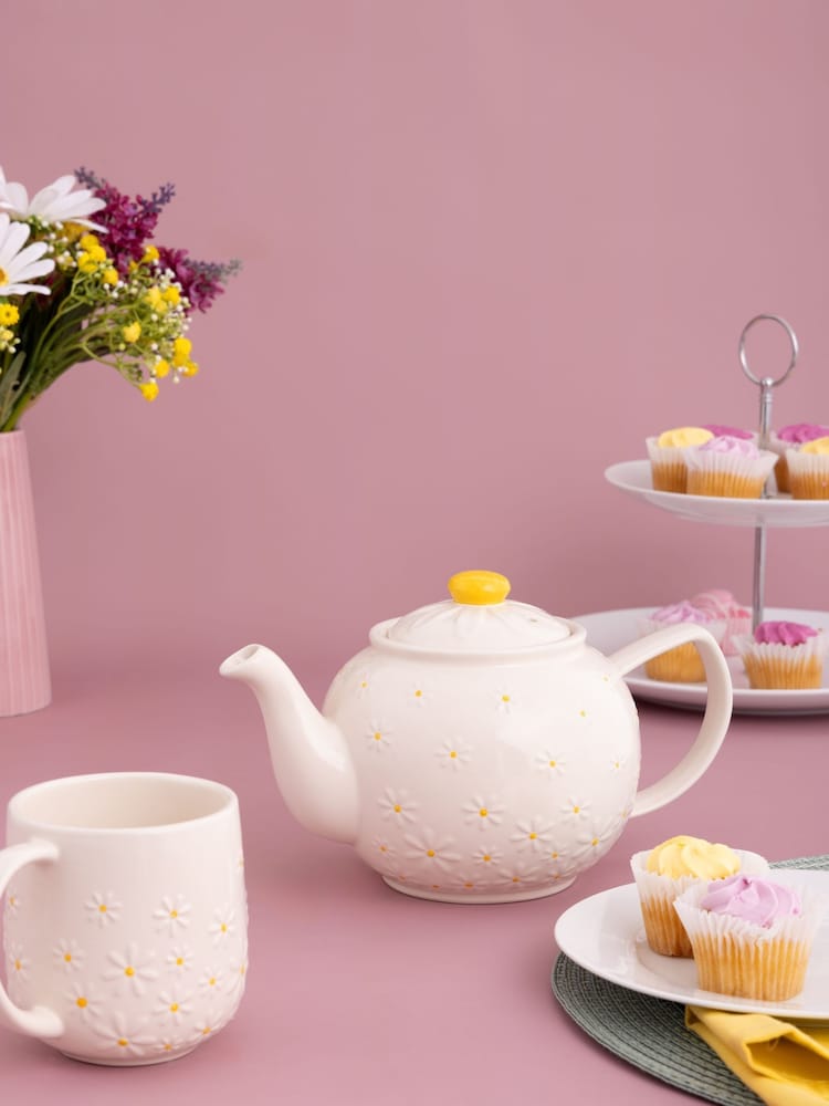Price & Kensington. Cream Daisy 6 Cup Teapot and Mug Set - Image 2 of 4