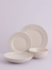 Price & Kensington. Cream Acorn 16 Piece Dinner Set - Image 1 of 7