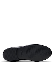 Clarks Older Leather Finja Brogue Shoes - Image 7 de 8