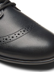 Clarks Older Leather Finja Brogue Shoes - Image 8 de 8