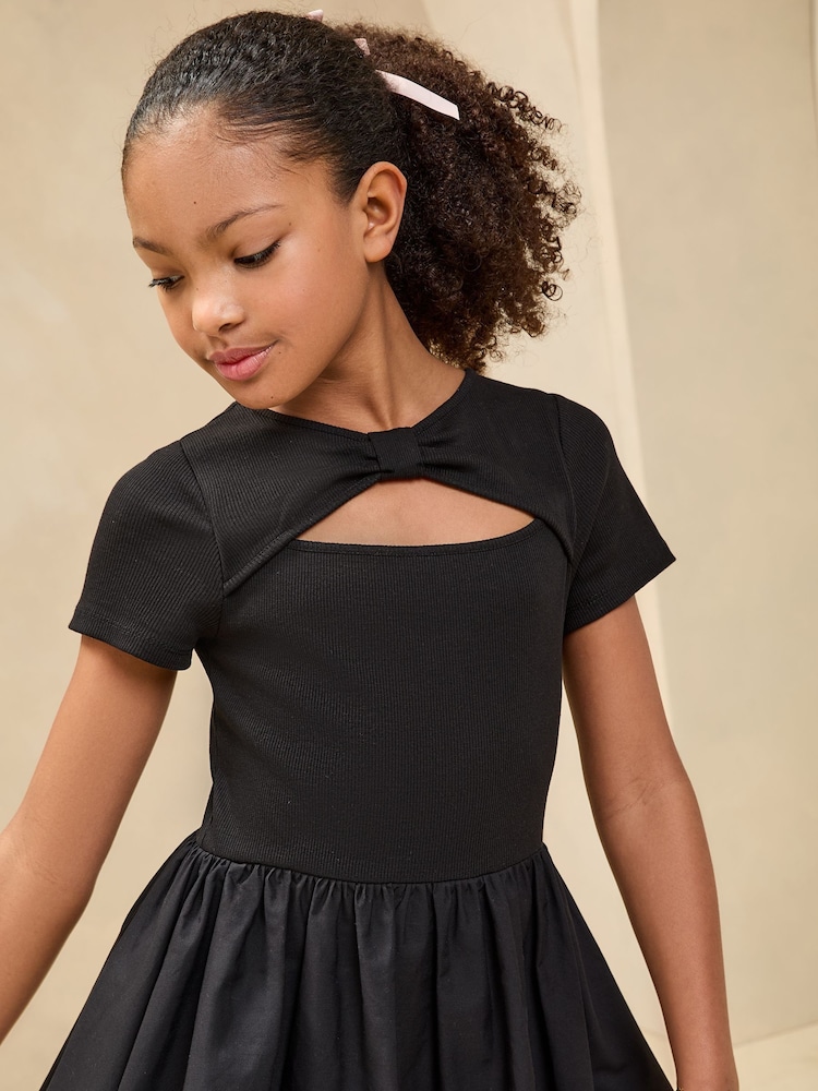 Lipsy Bubble Hem Short Sleeve Dress (5-16yrs) - Bild 2 von 5 Lipsy Bubble Hem Short Sleeve Dress (5-16yrs) - Bild 2 von 5