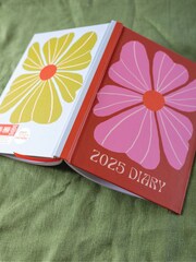 Good Tuesday Les Fleurs Notebook and 2025 Diary Set - Image 4 of 6