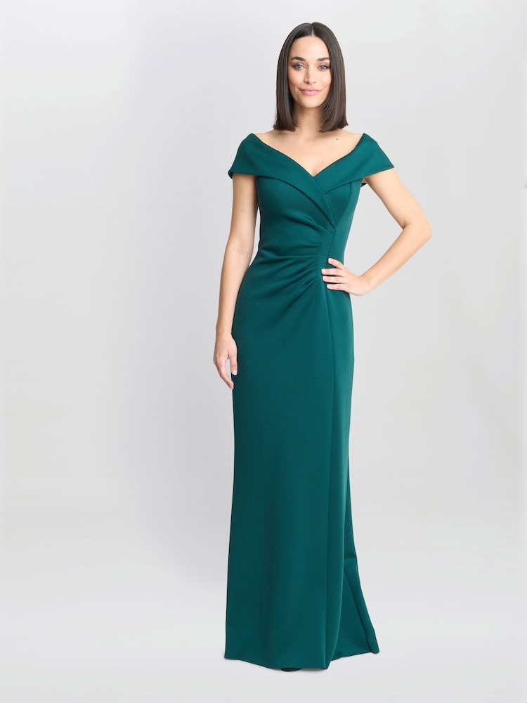 Vestido largo verde con hombros descubiertos Carolyn de Gina Bacconi - Imagen 1 de 5 Vestido largo verde con hombros descubiertos Carolyn de Gina Bacconi - Imagen 1 de 5