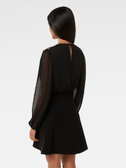 Forever New Миниатюрные платья Nyla с диамантовой отделкой - Image 2 of 5