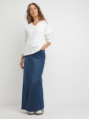 JD Williams White Ribbed Detail V-Neck Jumper - Image 4 of 4