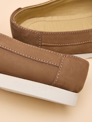 Joules Joules X Chatham Taupe Brown Buoy Nubuck Leather Deck Shoes - Image 7 of 7