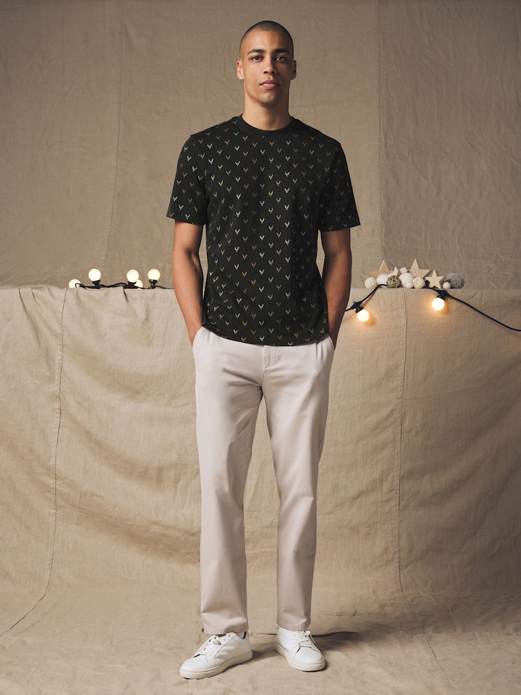 Black/Gold Reindeer Pattern Christmas 100% Cotton T-Shirt - Image 2 of 8