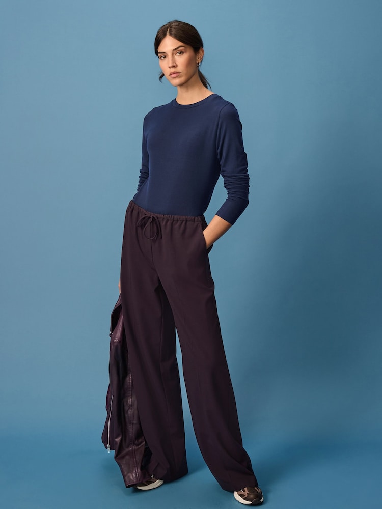 Burgund - Hose mit weitem Bein und Kordelzug in der Taille und Bindeband vorn - Bild 2 von 8 Burgund - Hose mit weitem Bein und Kordelzug in der Taille und Bindeband vorn - Bild 2 von 8