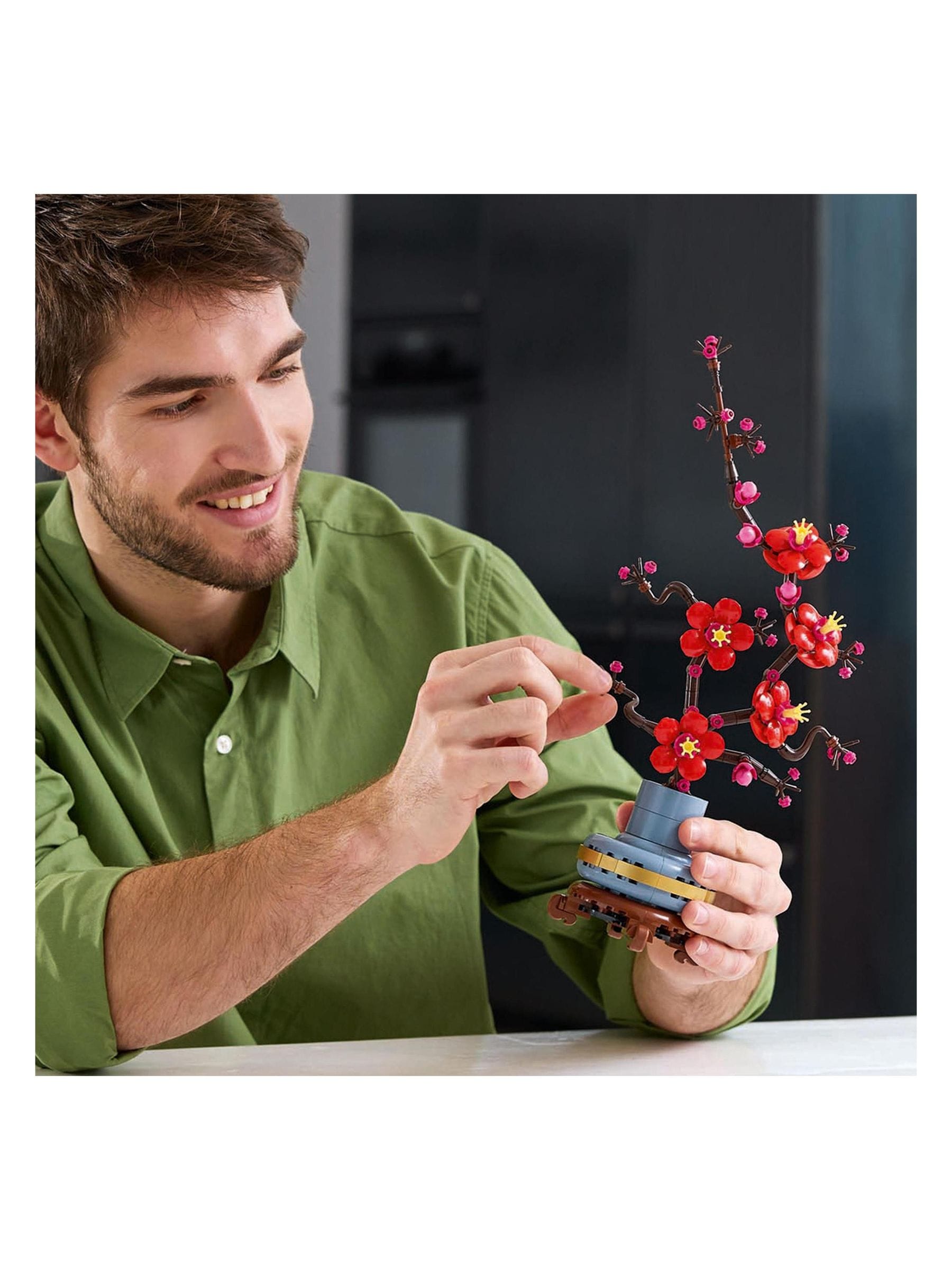 Cumpără Set LEGO Botanicals Plum Blossom Flower Set for Adults