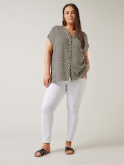 Schwarz Chrom - Evans – Bluse mit Zickzack-Print, Curve - Bild 2 von 4