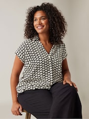 Natur - Evans – Bluse mit Zickzack-Print, Curve - Bild 1 von 5