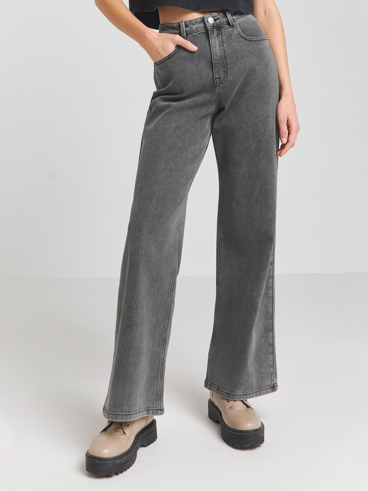 Simply Be Black Bleach Wash 00s Wide Leg Jeans - Image 2 of 4