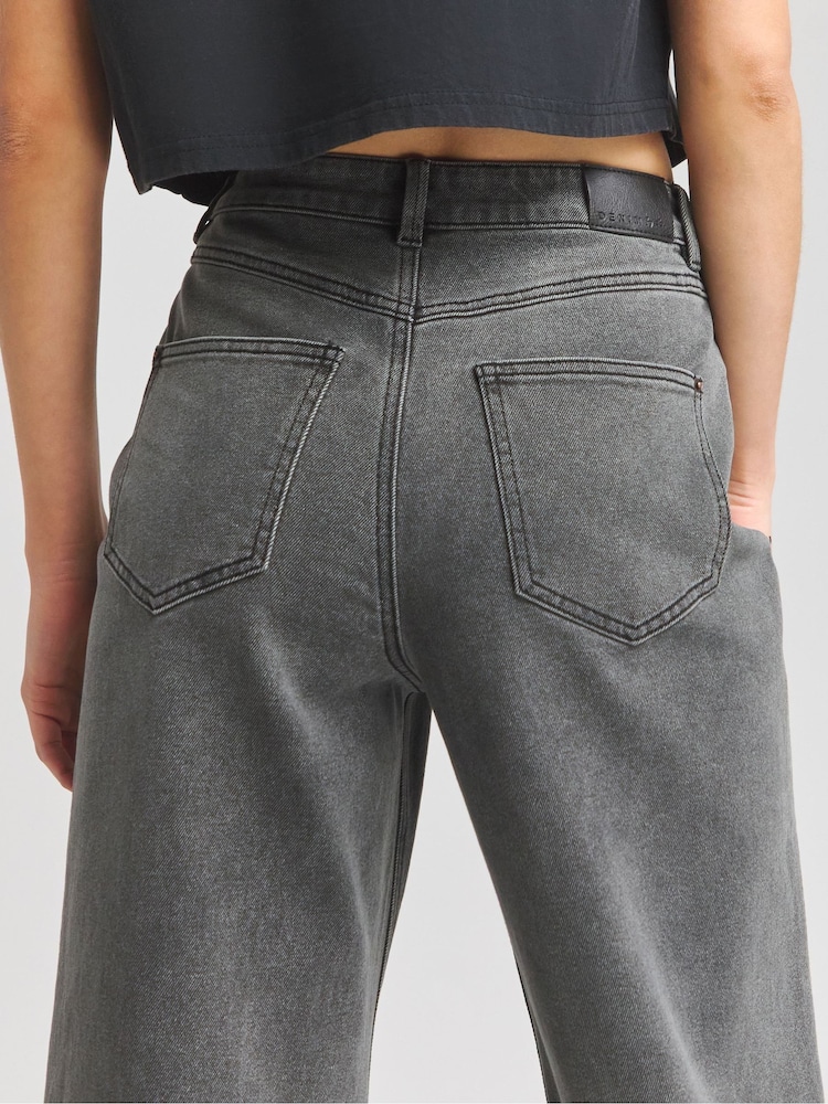 Simply Be Black Bleach Wash 00s Wide Leg Jeans - Image 4 of 4