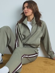 Grün - Jacke mit durchgehendem Reißverschluss - Bild 1 von 8