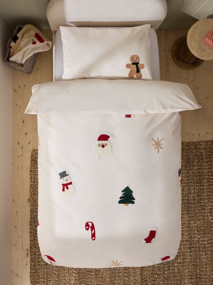Santa & Friends Tufted Christmas Duvet Cover and Pillowcase Set - Image 2 of 6