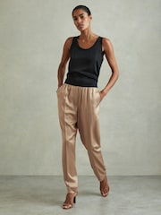 Reiss Champagne Elea Satin Elasticated Tapered Trousers - Image 3 of 6