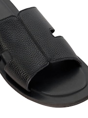 Negro - Dune London Initially Tumbled Leather Flat Sandals - Imagen 7 de 7