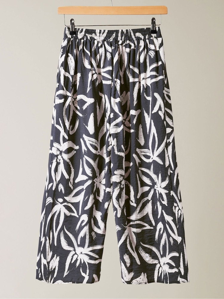 Evans Navy Blue Curve Floral Print 100% Cotton Culottes - Image 2 of 3