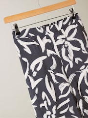 Evans Navy Blue Curve Floral Print 100% Cotton Culottes - Image 3 of 3