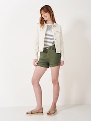 Grün - Crew Clothing – einfarbige, figurbetonte Shorts aus Baumwolle mit Umschlag - Bild 1 von 4