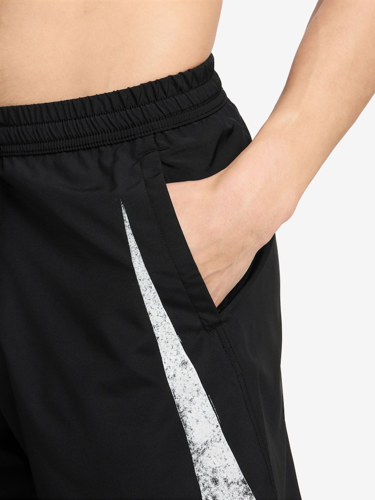 Nike Black Form Swoosh Dri-FIT 7 inch Unlined Versatile Shorts - Image 4 of 4