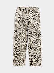 جينز قطن 100% مُزيّن بطبعة فهد تلبيس قياسي للبنات من River Island - صورة 2 من 4