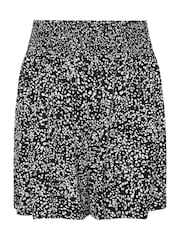 Yours Curve Black Dot Print Shirred Shorts - Image 5 of 5