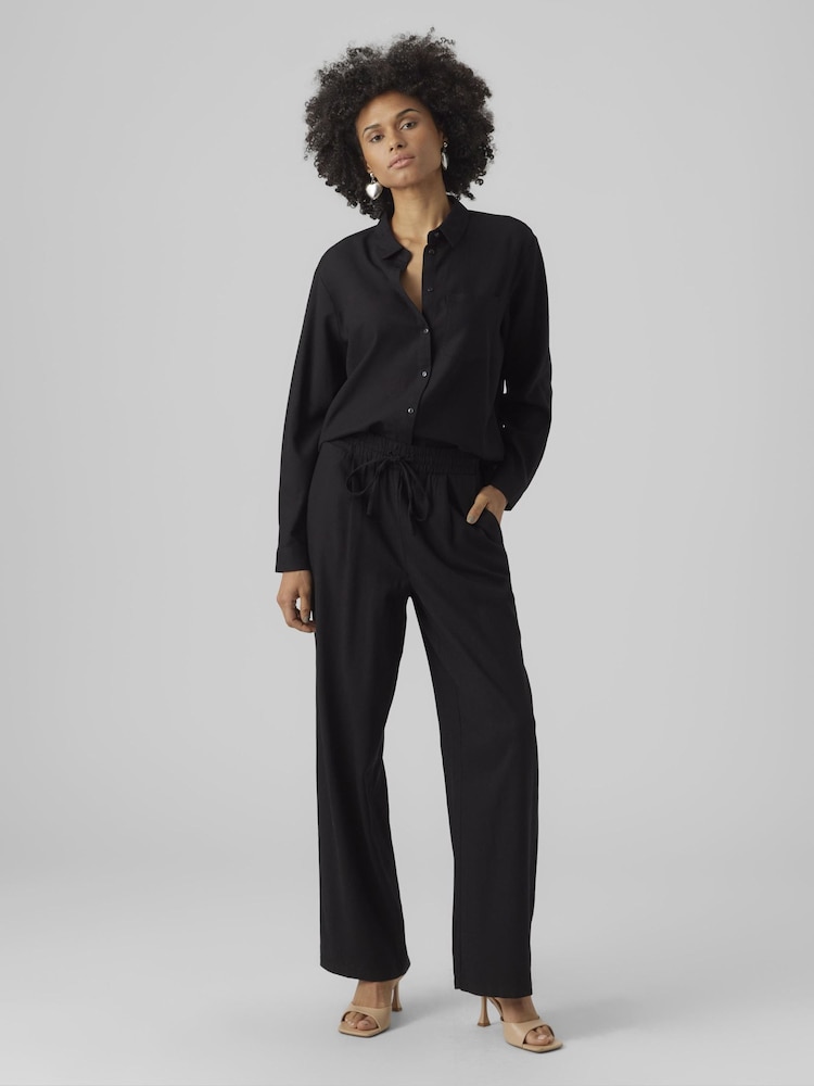 Schwarz - Vero Moda –Host aus Leinenmischung mit weitem Bein - Bild 1 von 4 Schwarz - Vero Moda –Host aus Leinenmischung mit weitem Bein - Bild 1 von 4